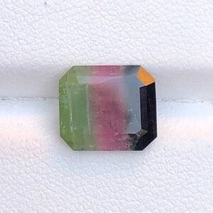 3.10ct genuine  Tri color watermelon tourmaline  loose in gem jar$1002